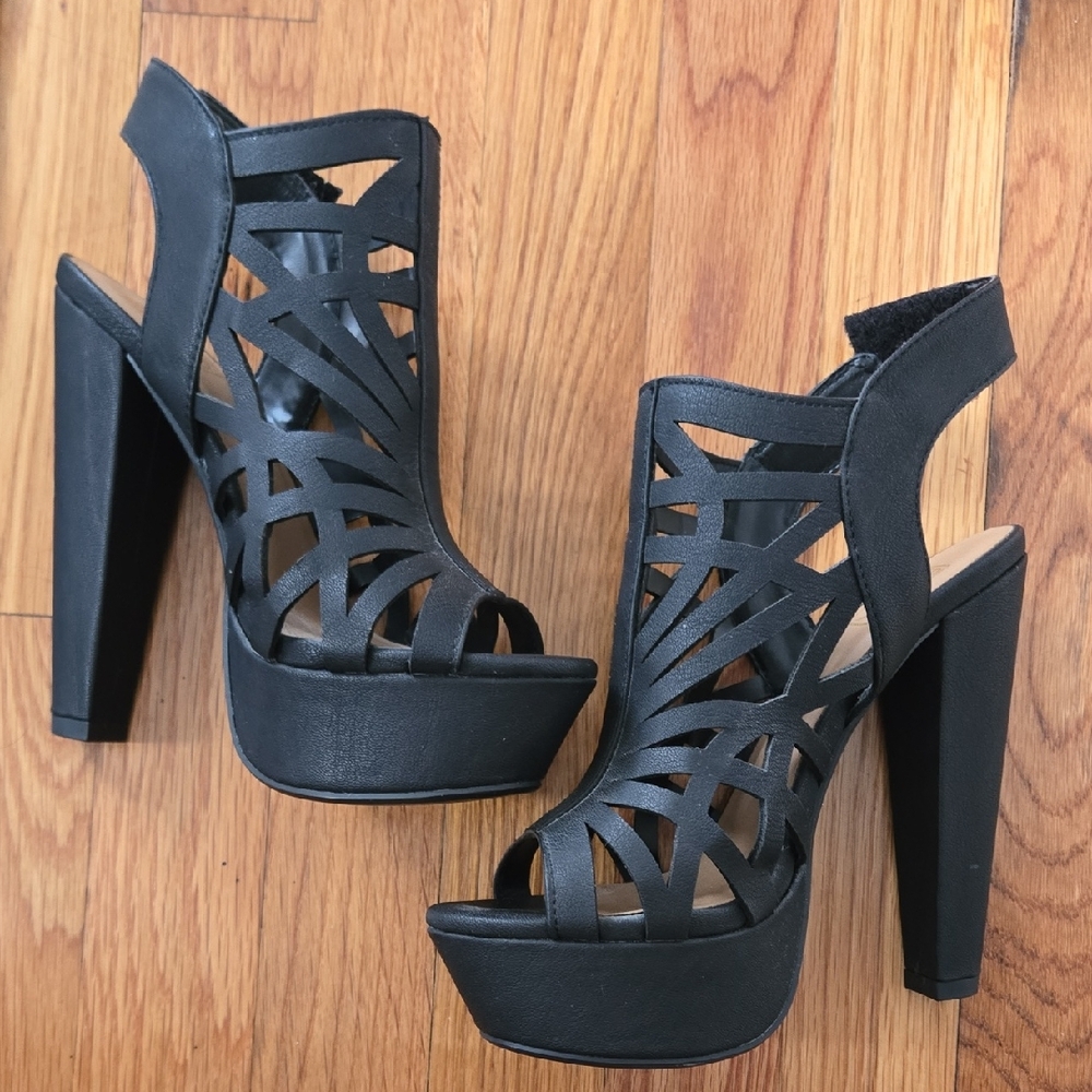 Size 7 Speed Limit 98 Platform Heels